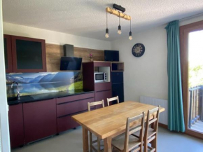 Studio au pied des pistes, parking privatif Montclar